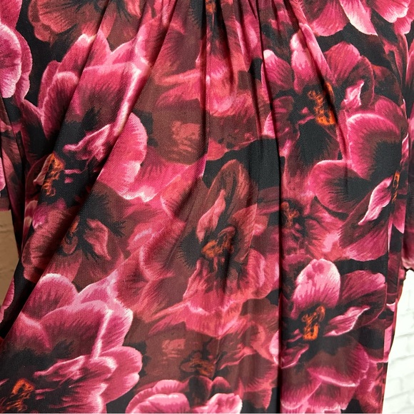 Torrid NWT Floral Mesh Blouse 5X - Picture 6 of 7